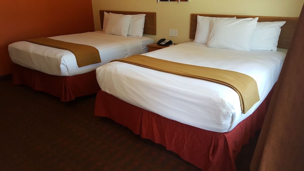Stadium Motel 3