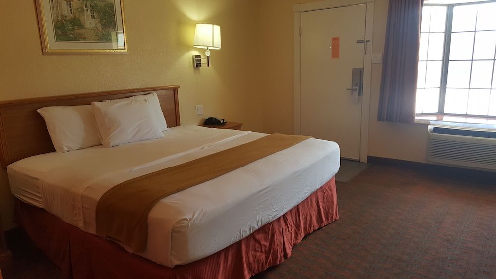 Stadium Motel 2