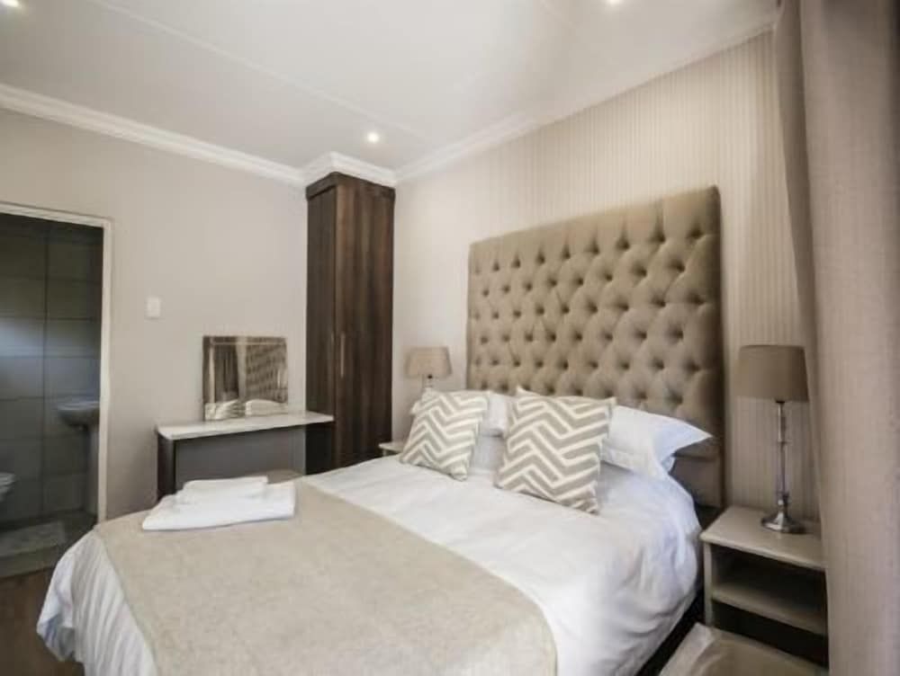 The Royal Guest House 2