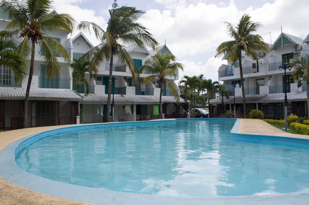 La Joliette Bungalow - Opposite Pereybere Beach 1