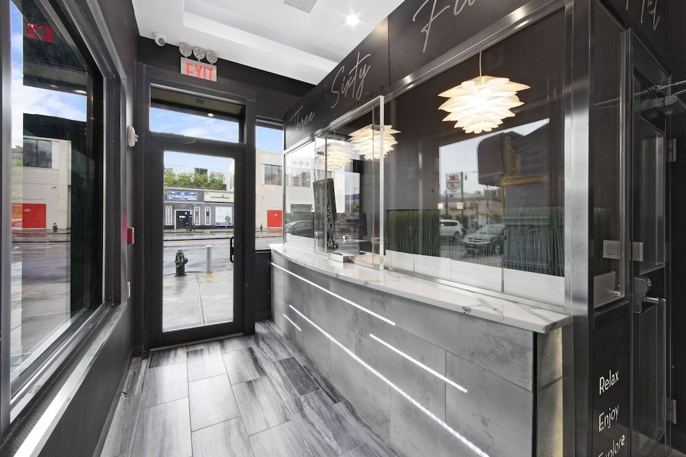 Hotel 365 Bronx 3