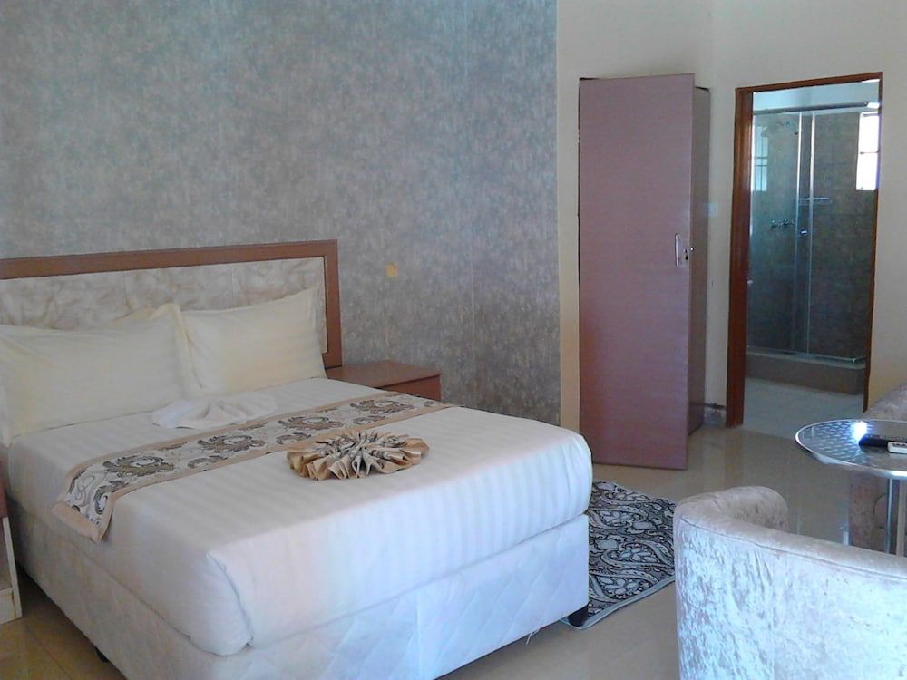 Pacific Conqueror Self Catering Units 2