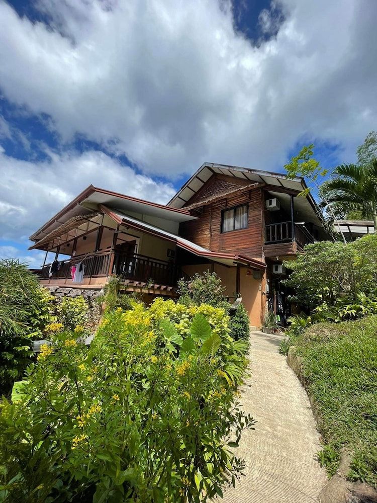 Novie's Tourist Inn 1