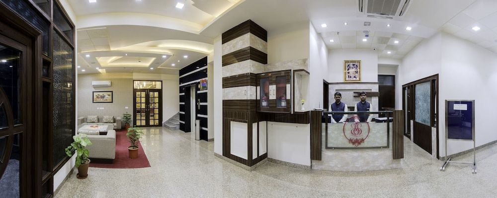Hotel Yash Regency 2