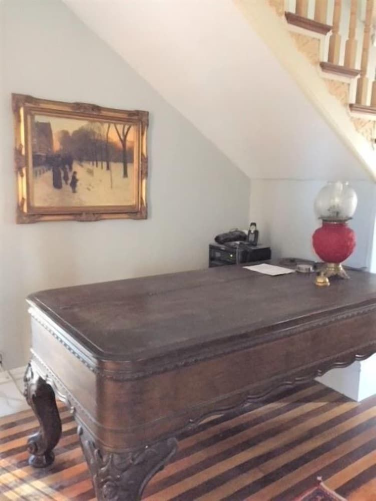 Carlisle House Inn 2