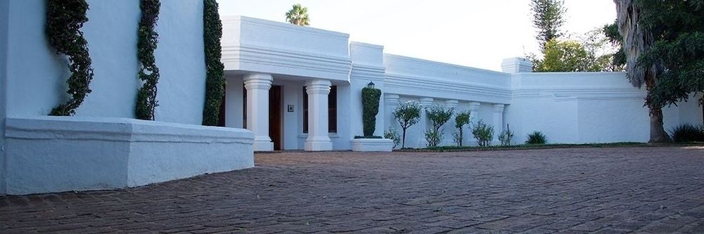 Leeuwenhof Country Lodge & Garden Spa