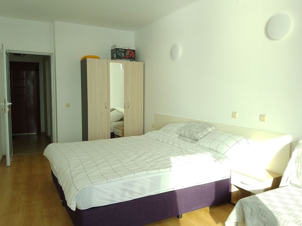 Silver Beach B16 Apartment 3