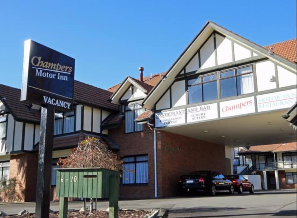 Champers Motor Inn 2