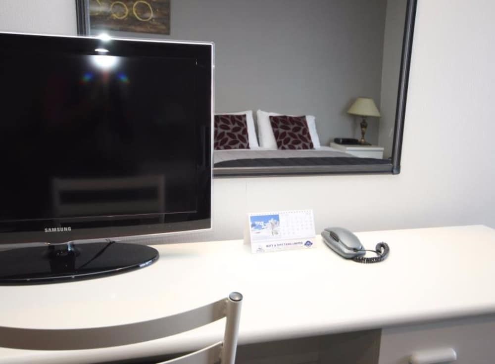 Champers Motor Inn 3