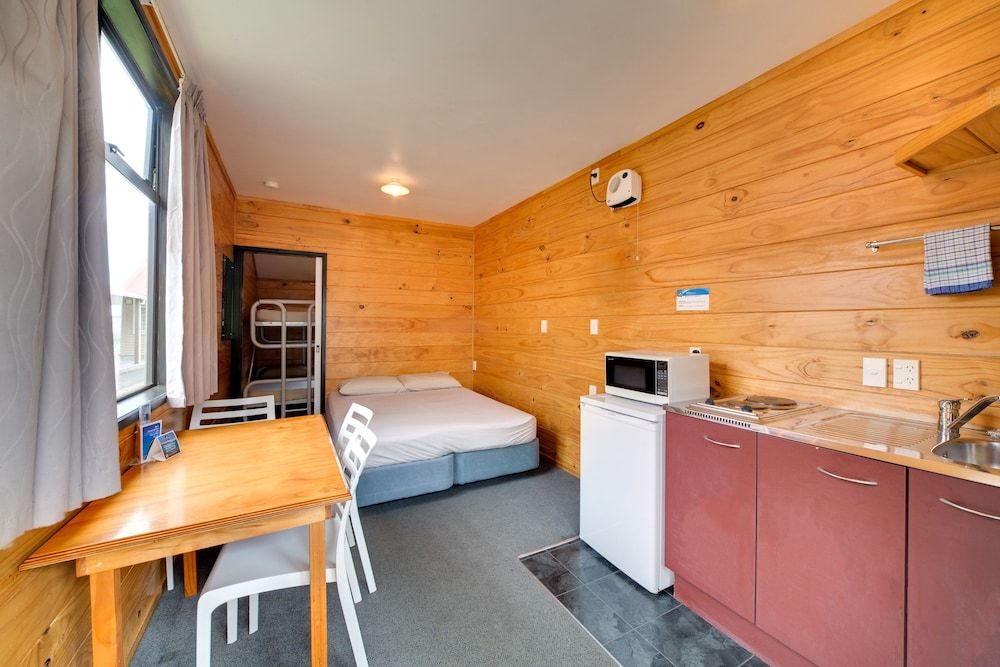 Wellington TOP 10 Holiday Park 3