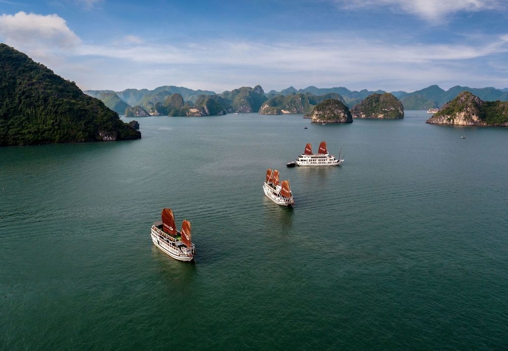 Halong Carina Cruise -1 estrellas en Hạ Long