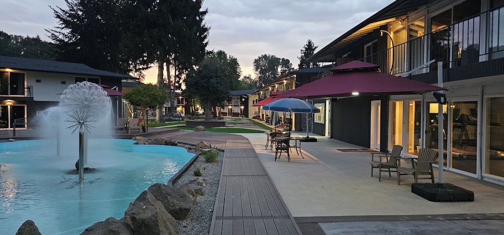 Interurban Suites Hotel, a Dazzler Select by Wyndham