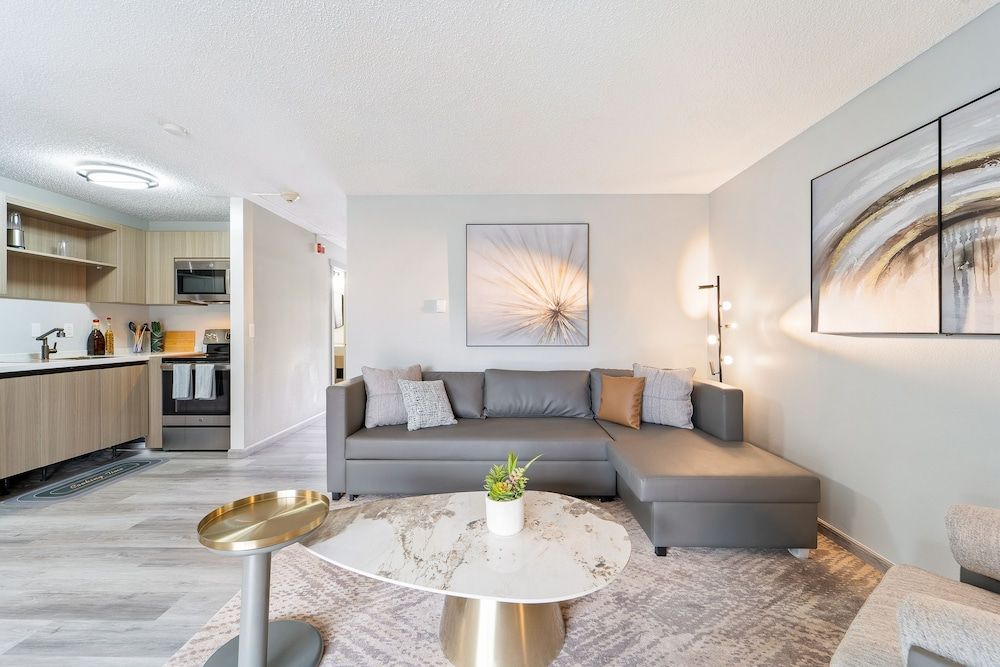 Interurban Suites Hotel, a Dazzler Select by Wyndham 3