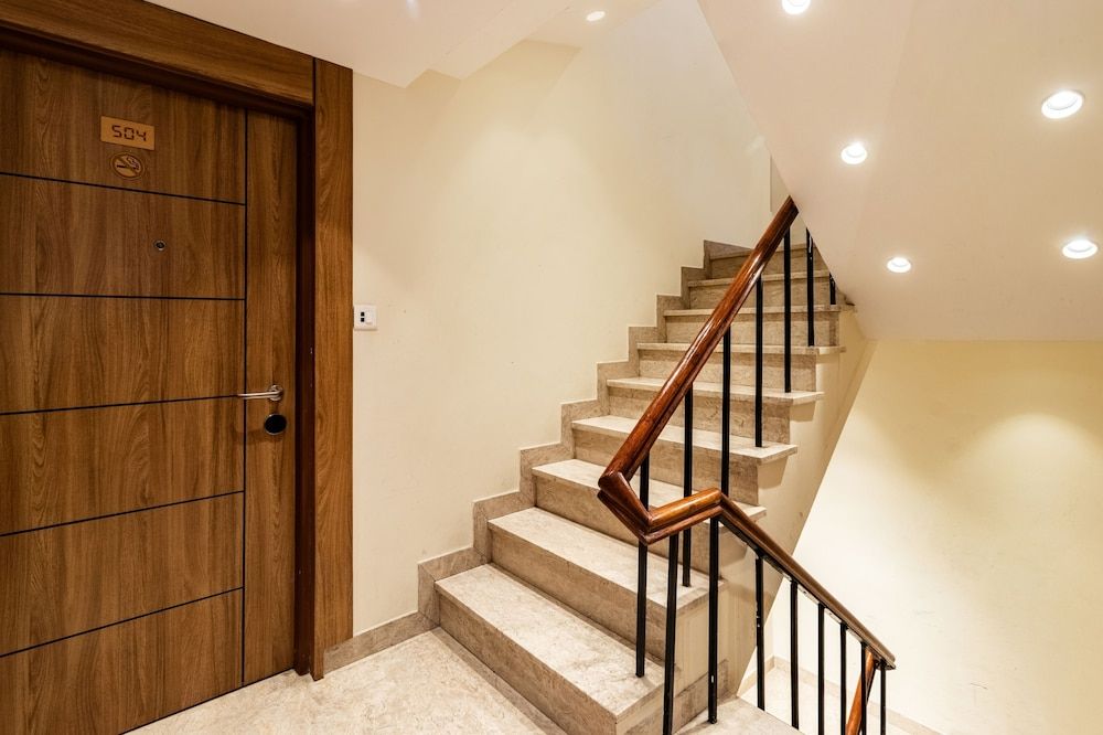 Treebo Varuna with Mountain View, Mall Road 3