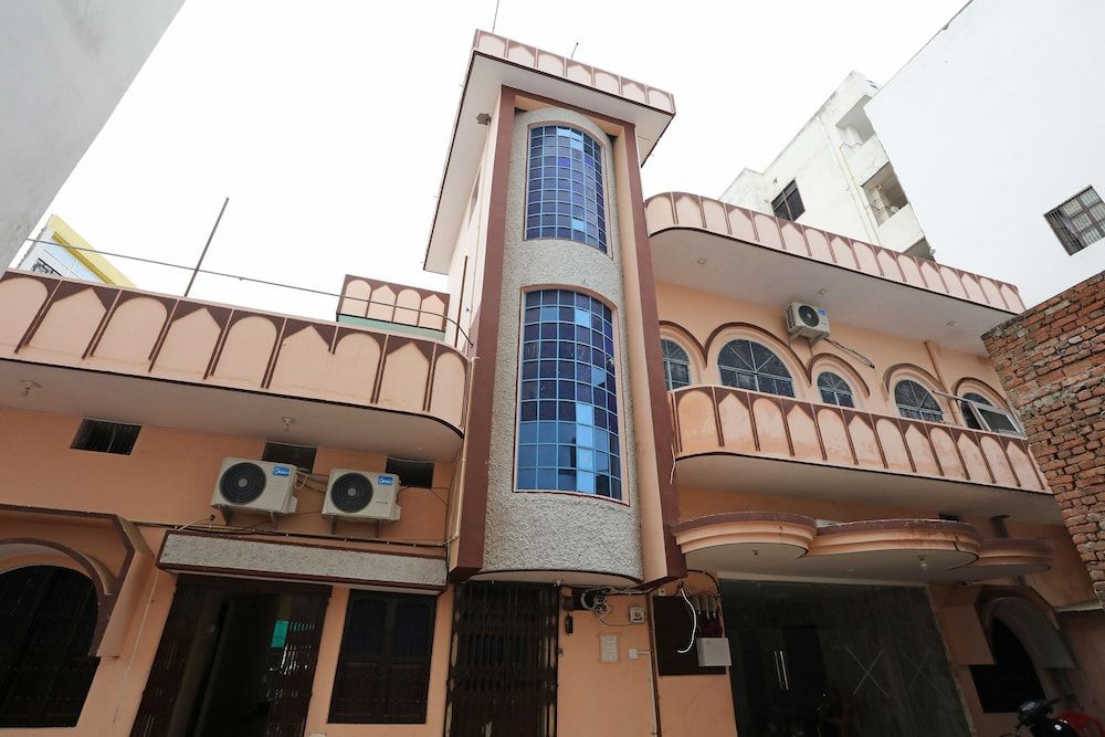 OYO 17171 Sandhya Guest House 1