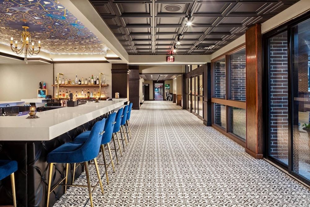 The Highlander Hotel Iowa City, an Ascend Collection Hotel 3