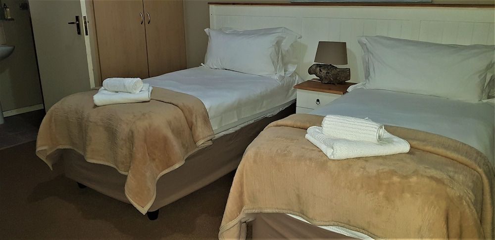 Pili Pili Beach Cabanas 3