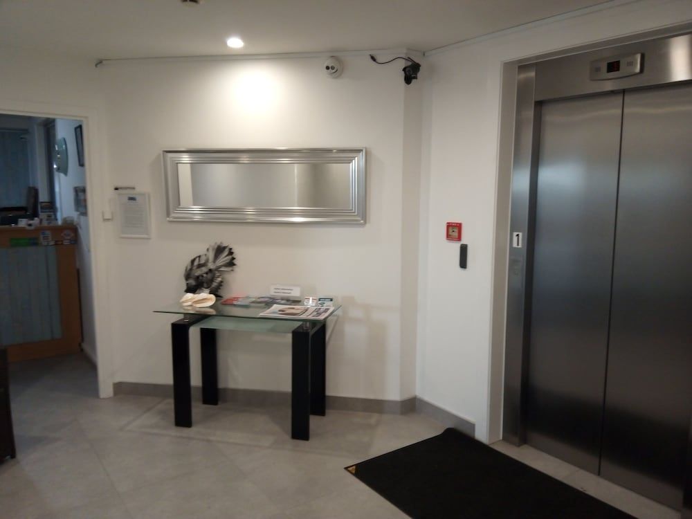 The Pavilions Beachfront Apartments 3