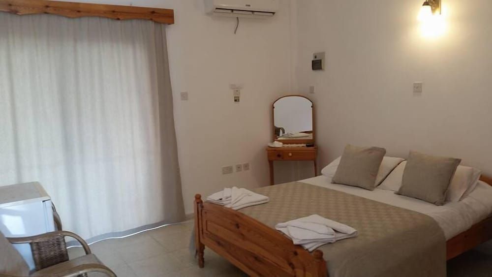 Paradise Holiday Bungalows 3