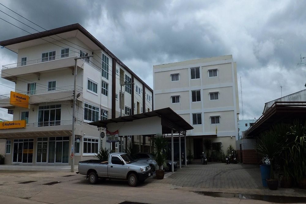 Mile Place -1 estrellas en Surin