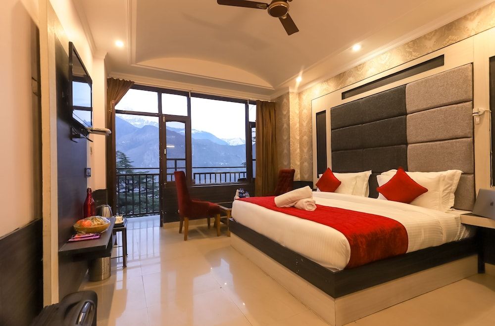 Hotel Holiday Hill 3