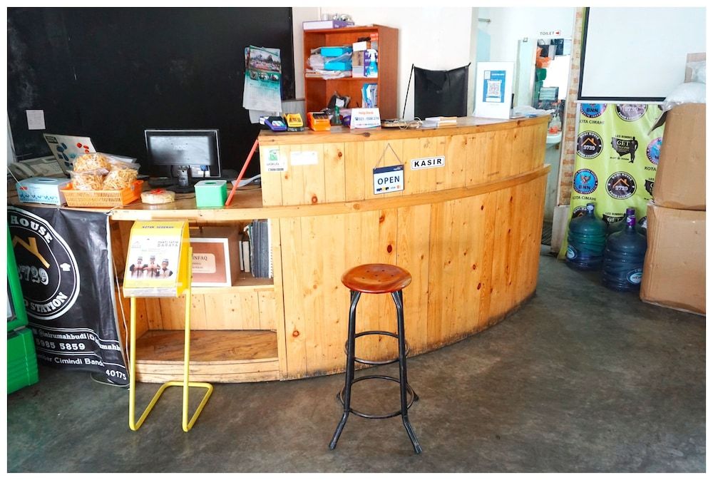Budi House & Food Station 2