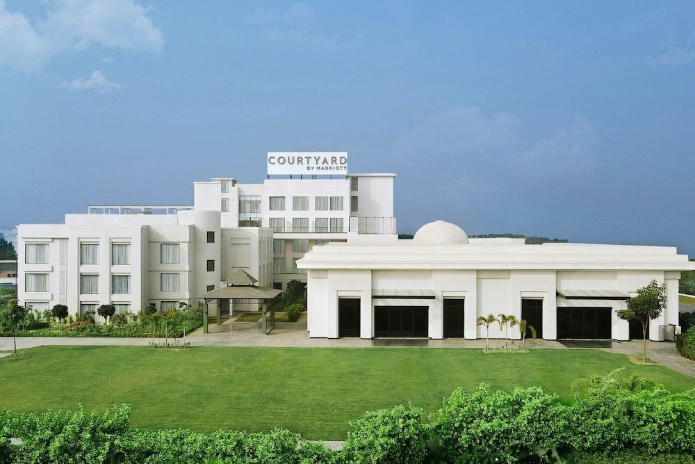 Courtyard by Marriott Gorakhpur 5 estrellas en Gorakhpur