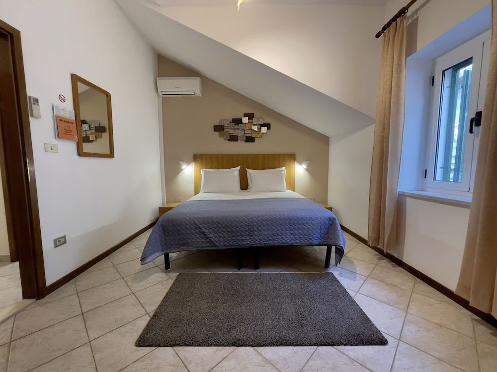 Rooms & Apartments Villa Town Gate 3