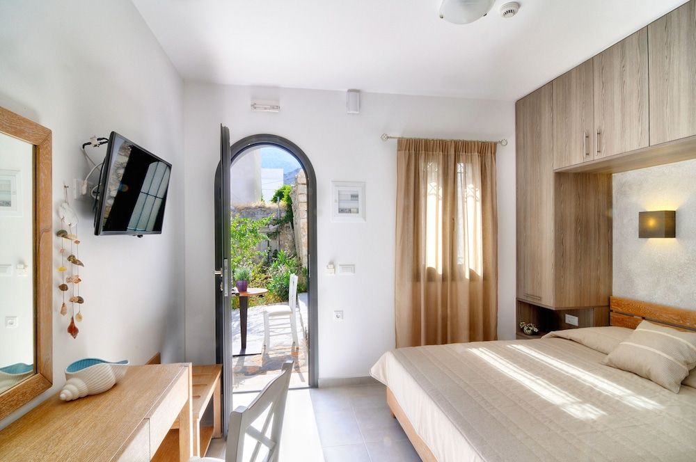 Myrtos Mare Suites 2