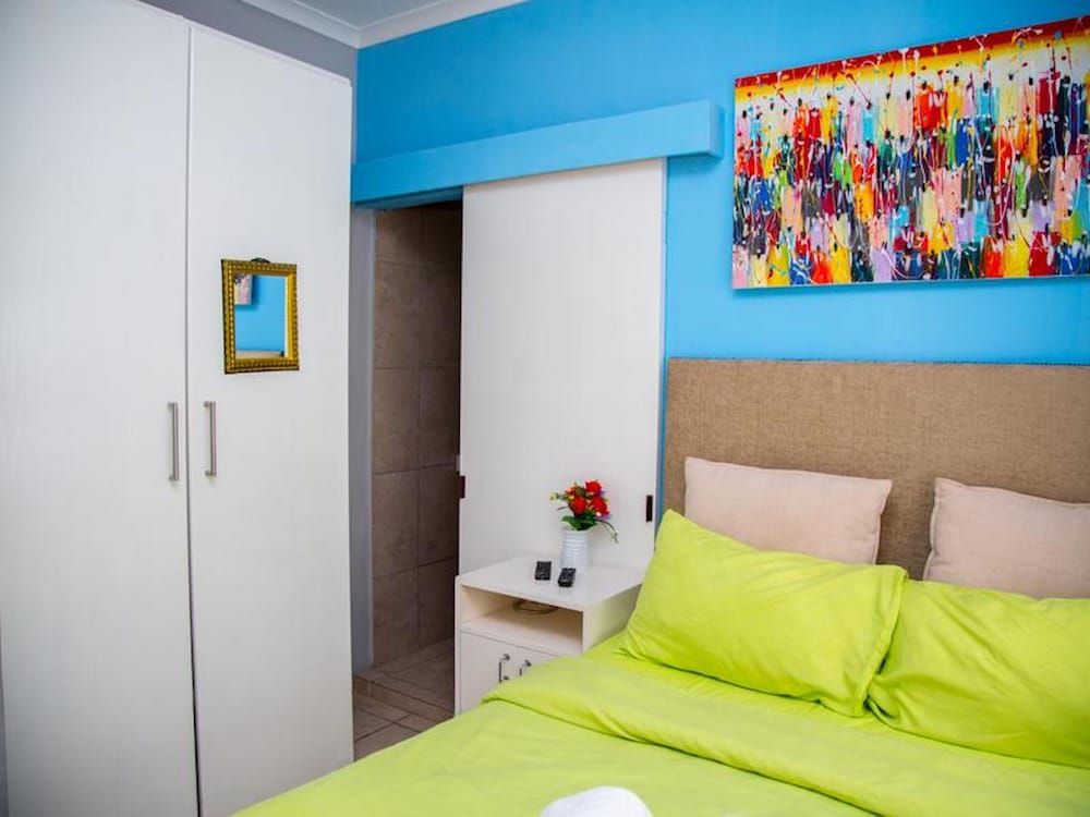 Room in Guest Room - Relaxing Guest House in the Heart of Ndabeni 3