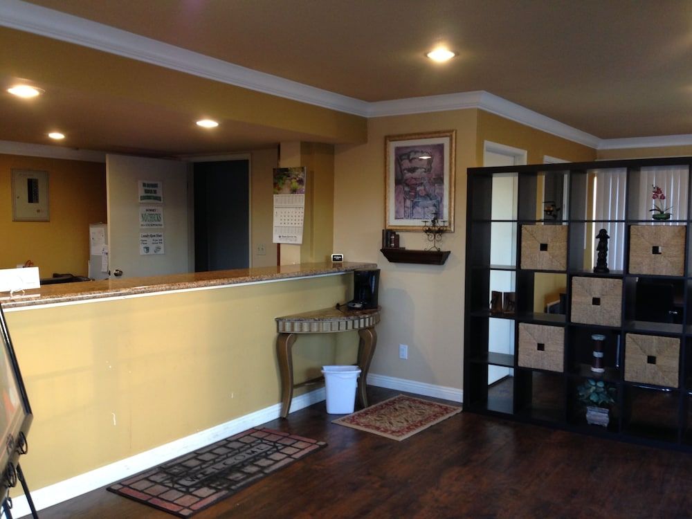 Fullerton Inn - Near Medieval Times 2