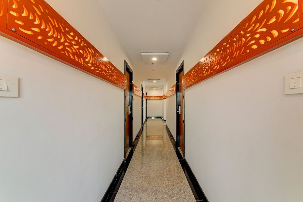 Capital O 10823 Pratibha Grand 3