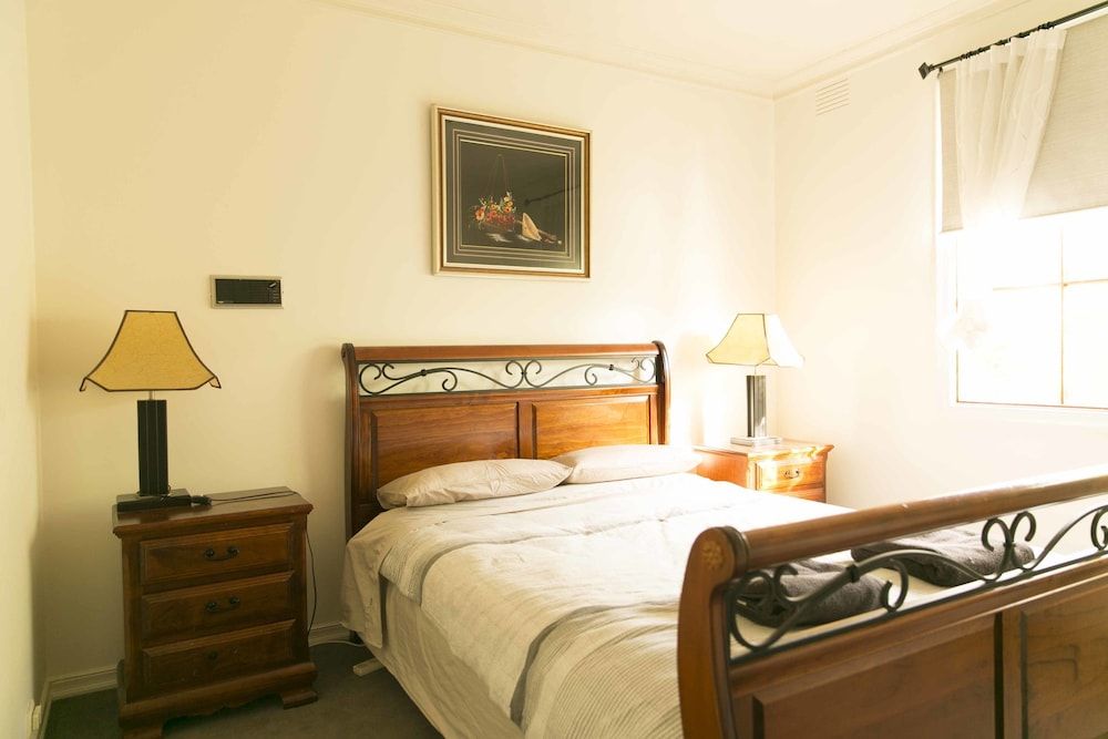 Hawthorn Holiday House 3