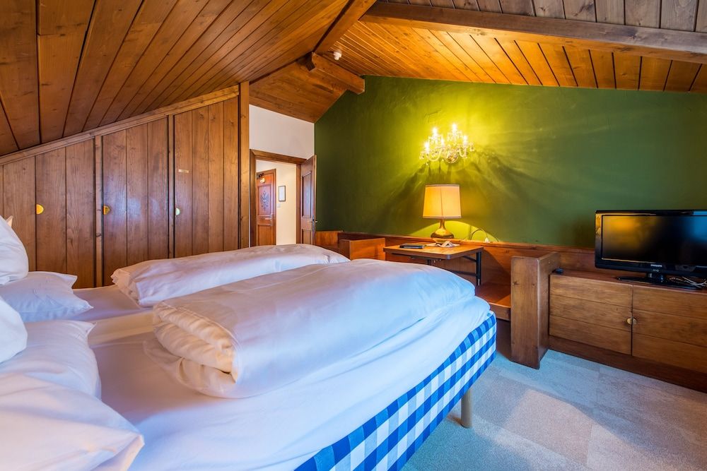 Adler Suite & Stube 3