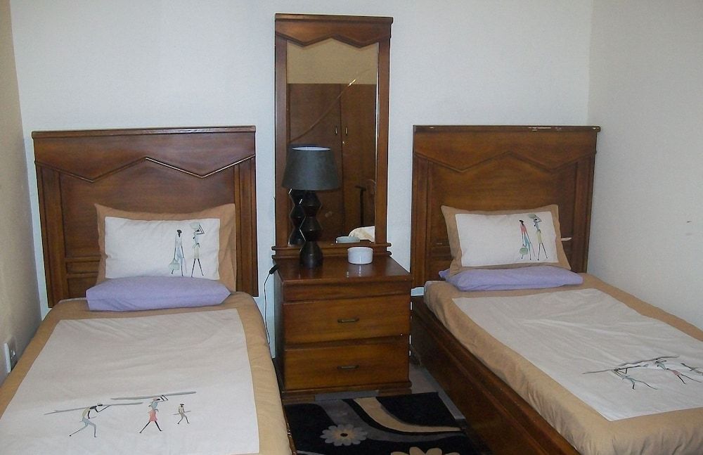 Flossie’s Bed and Breakfast 2