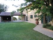 Azienda Agraria Montelujano+Biglietto Grotte di Frasassi