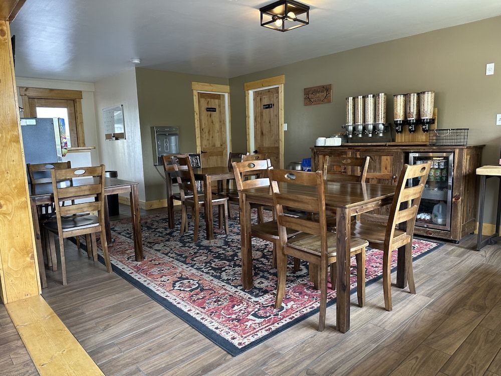 Estes Mountain Inn 2