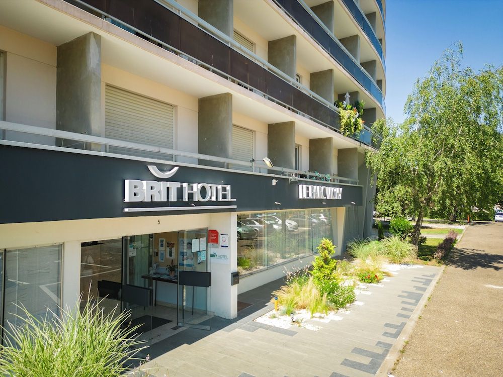 Brit Hotel Le Parc Vichy 3 estrelas em Bellerive-sur-Allier