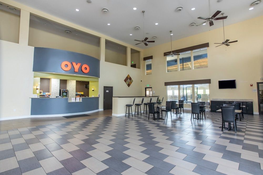OYO Hotel Knoxville TN Cedar Bluff I-40 2