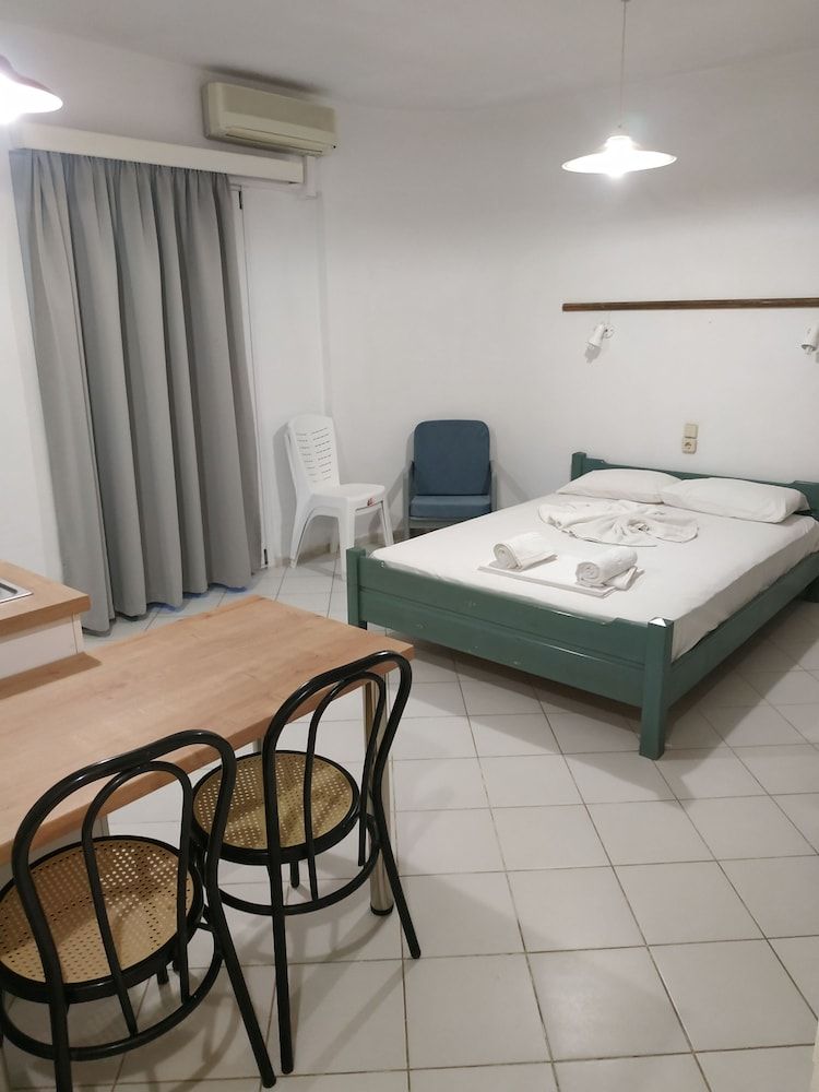 Renia Studios Economy Studio Ground Floor 3