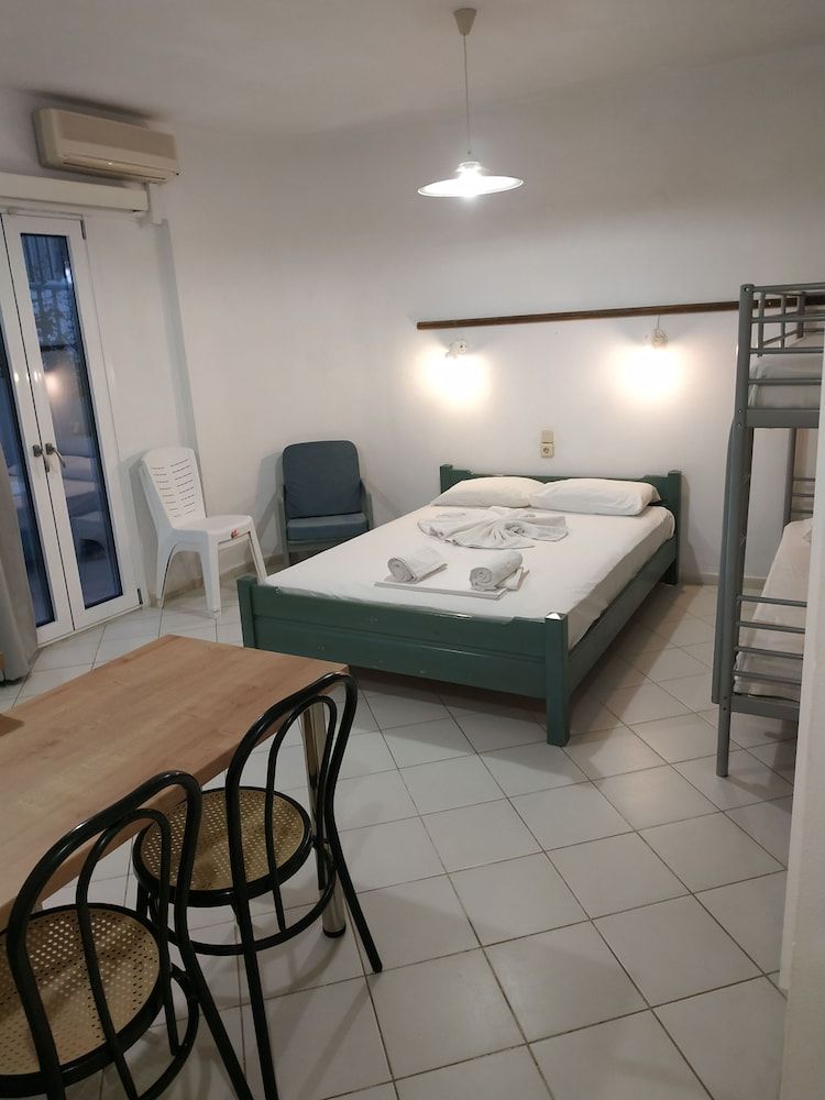 Renia Studios Economy Studio Ground Floor 2