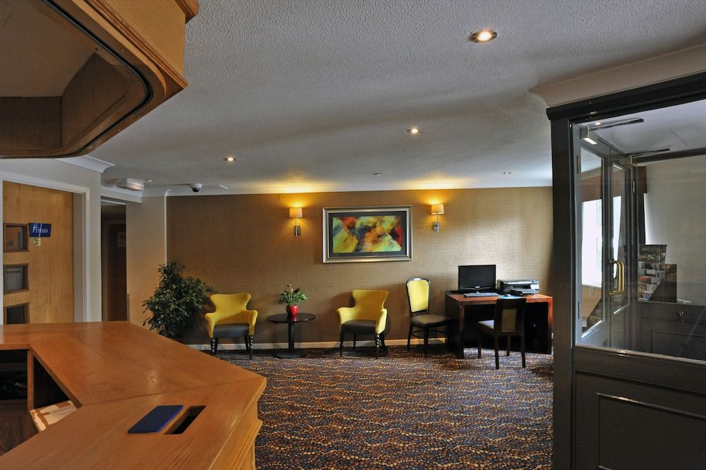 Weathervane Hotel by Greene King Inns 2