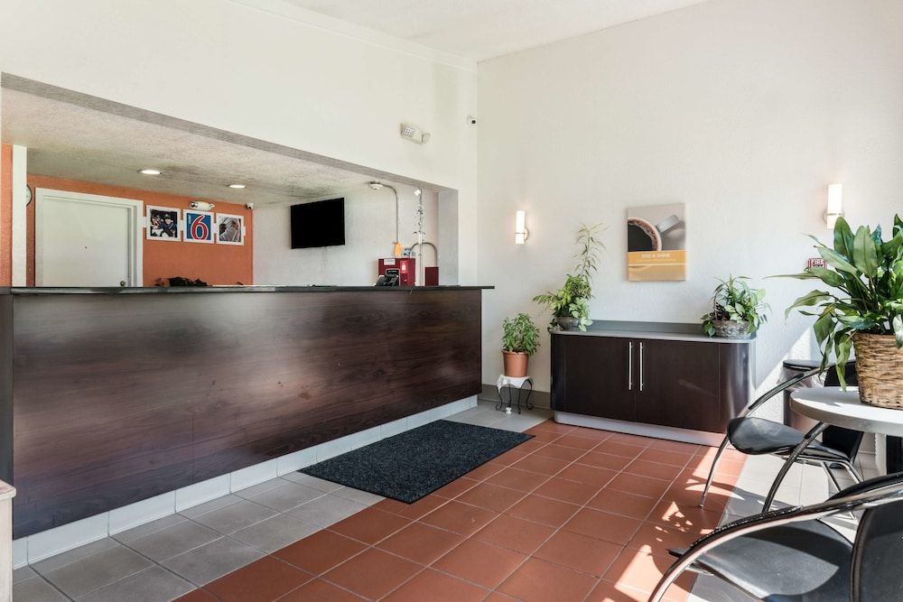 Motel 6 Newport News, VA 2