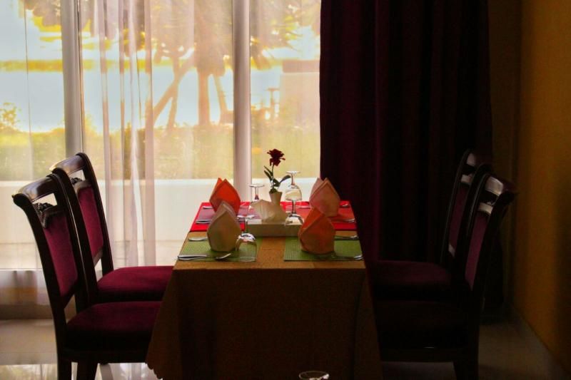 The Royal Garden Hotel 3