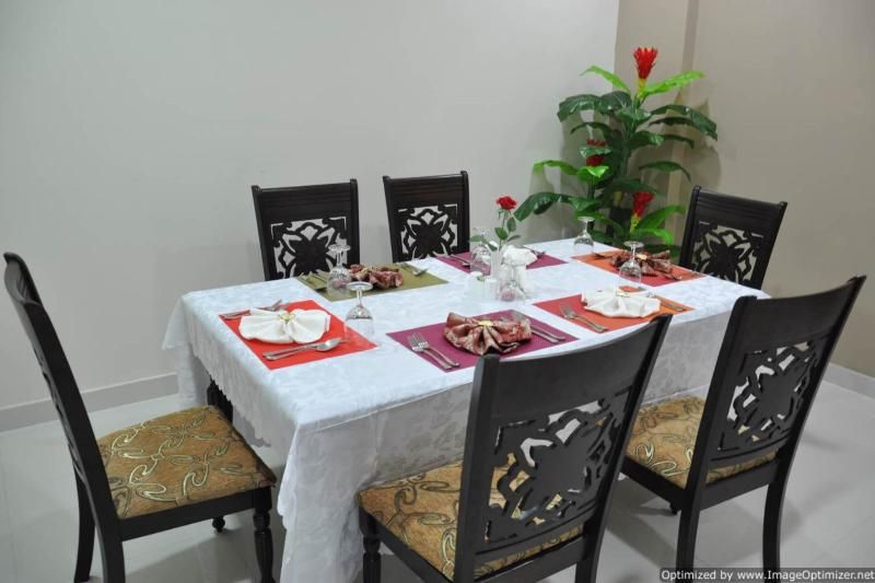 The Royal Garden Hotel 2