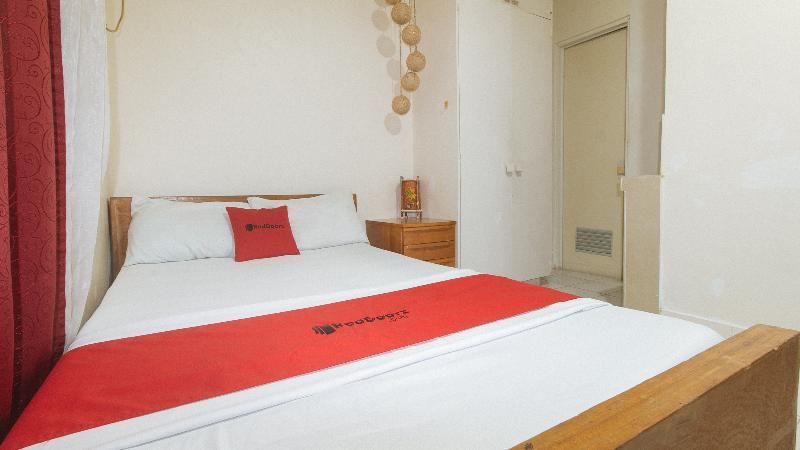 Reddoorz @ The V'jour Hotel Angeles 2