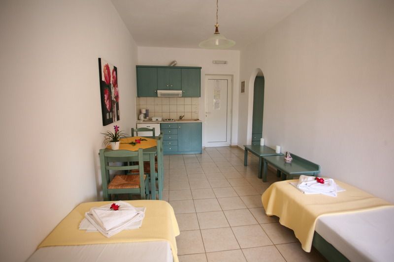 Elpis Studios & Apartments 2