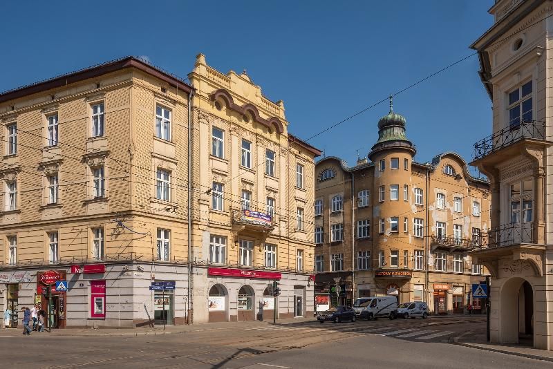 Queen Apartments 2