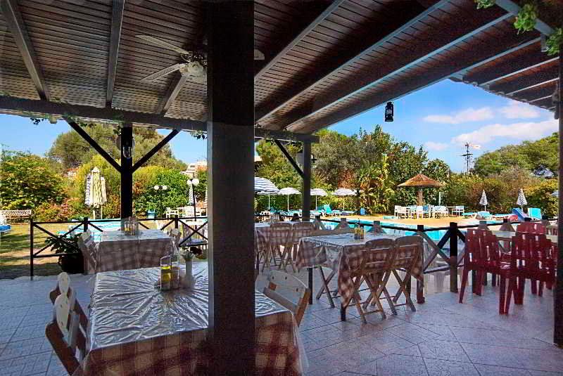 Kassandra  Family Aparthotel and SPA 3