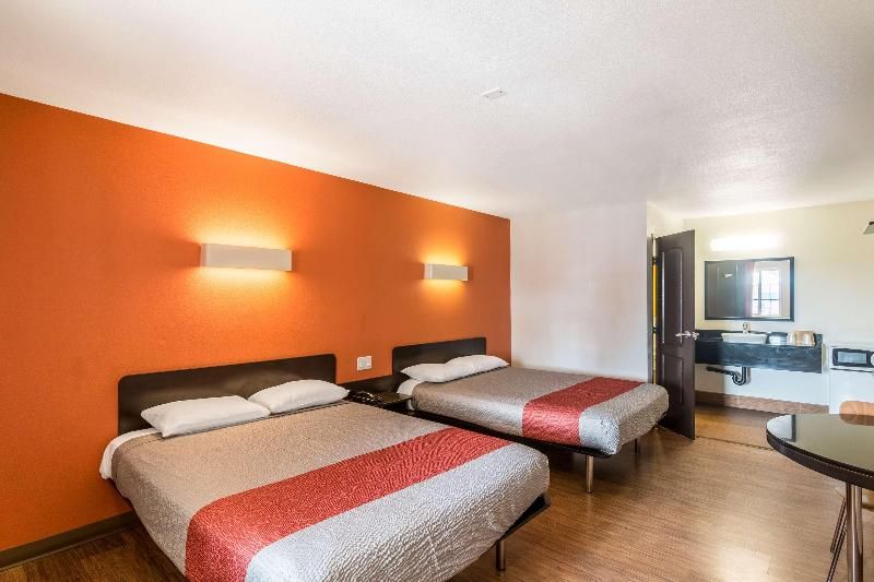 Motel 6 Los Angeles - Bell Gardens 2